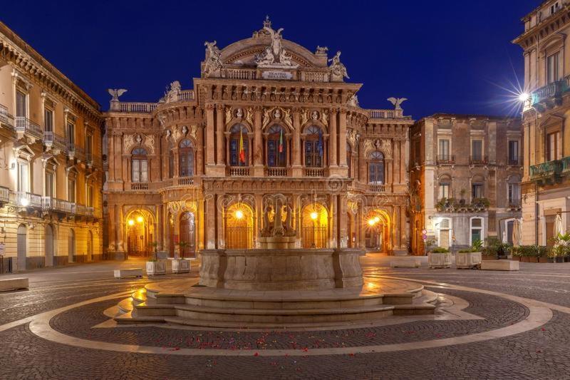 B&B Romeo Luxury Rooms Katania Zewnętrze zdjęcie